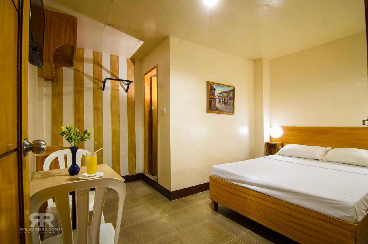 Diamond Hotel And Resto Catarman  Buitenkant foto