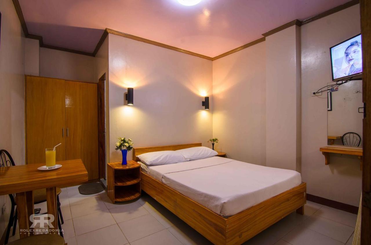 Diamond Hotel And Resto Catarman  Buitenkant foto