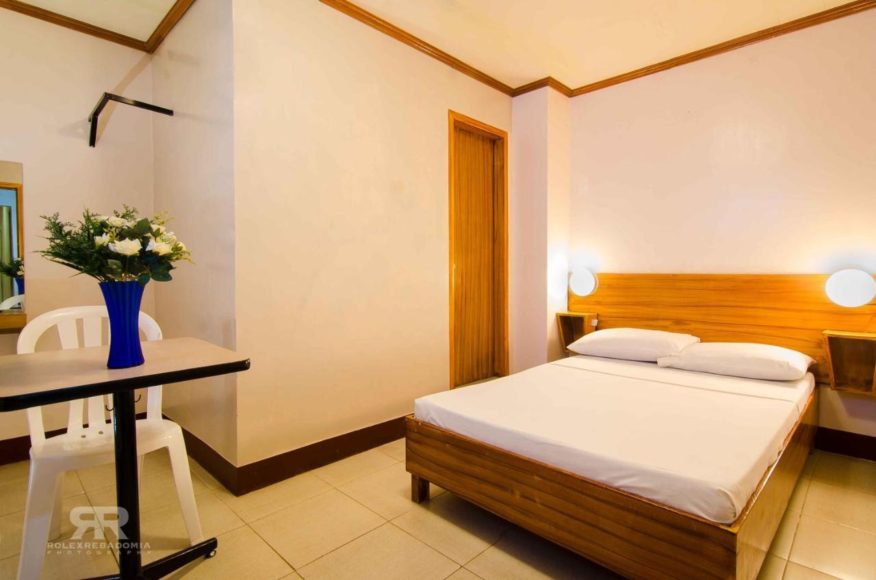 Diamond Hotel And Resto Catarman  Buitenkant foto