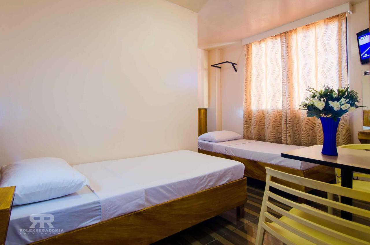 Diamond Hotel And Resto Catarman  Buitenkant foto