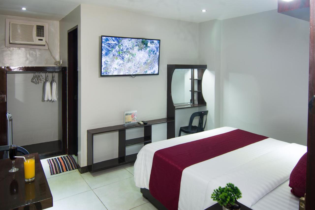 Diamond Hotel And Resto Catarman  Buitenkant foto
